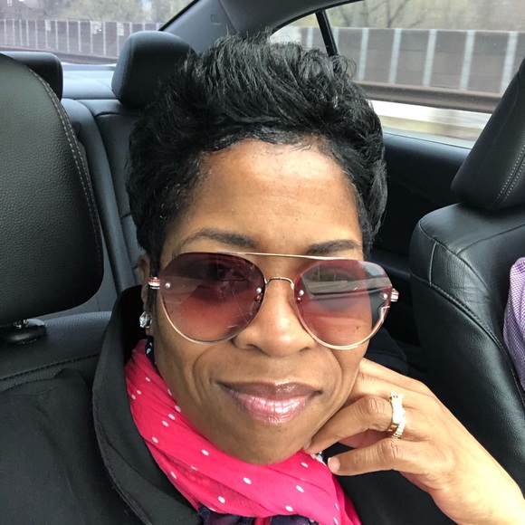 Meet your Posher, Sonya - Picture 1 of 1